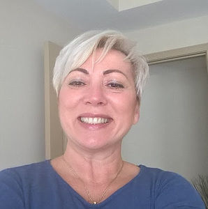 Meet your Posher, Éva